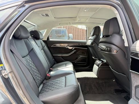 Used 2020 Audi S8 L image 25