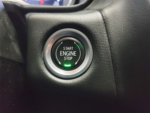 Used 2022 GMC Yukon XL SLE image 17