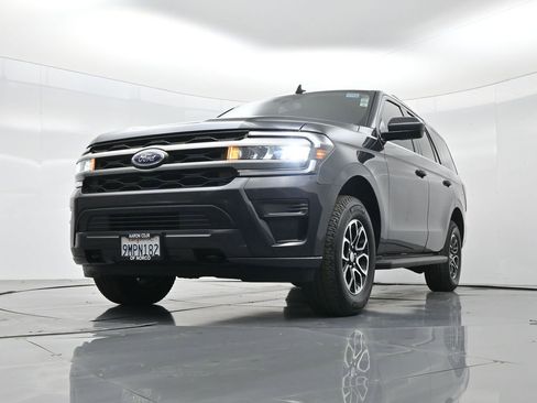 Used 2024 Ford Expedition XLT image 46