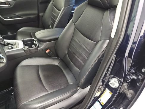 Used 2020 Toyota RAV4 Limited AWD/4WD image 15
