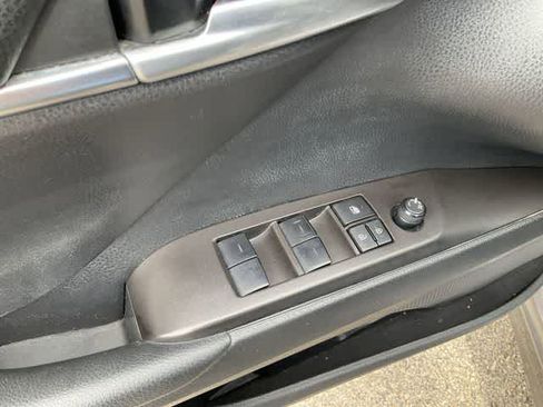 Used 2024 Toyota Camry SE FWD image 13