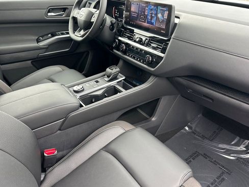 New 2026 Nissan Pathfinder SL image 19