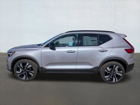 New 2026 Volvo XC40 B5 Ultra w/ Climate Package image 3