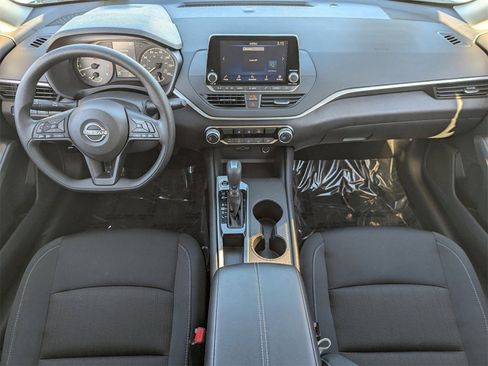 Used 2025 Nissan Altima 2.5 S image 12