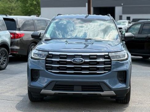 Used 2025 Ford Explorer Active AWD/4WD image 36