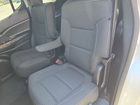 Used 2019 GMC Acadia SLE image 26