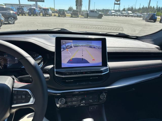 Used 2025 Jeep Compass Trailhawk AWD/4WD image 16