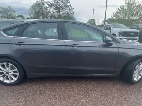 Used 2020 Ford Fusion SE FWD image 9