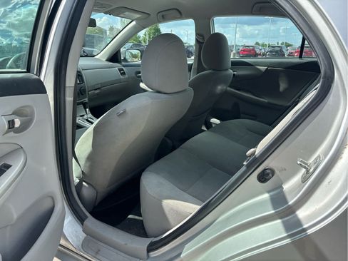 Used 2013 Toyota Corolla LE FWD image 5