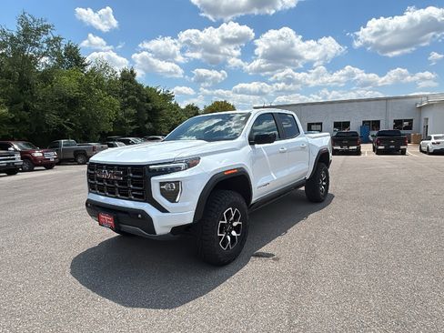 New 2025 GMC Canyon AT4 w/ AT4X Package image 2