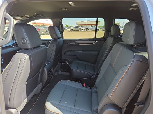 New 2026 GMC Acadia AT4 AWD/4WD image 8