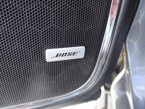 Used 2019 Chevrolet Suburban LT image 21