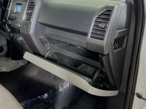 Used 2016 Ford F150 XLT AWD/4WD image 33