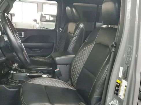 Used 2022 Jeep Wrangler Unlimited Sahara AWD/4WD image 17