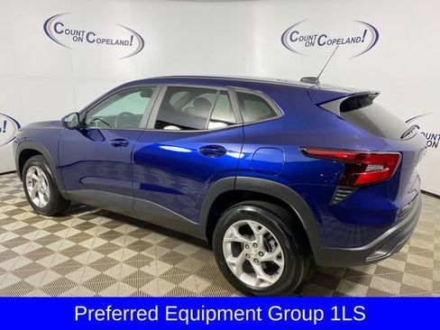 Certified 2024 Chevrolet Trax LS w/ LS Convenience Package FWD image 5