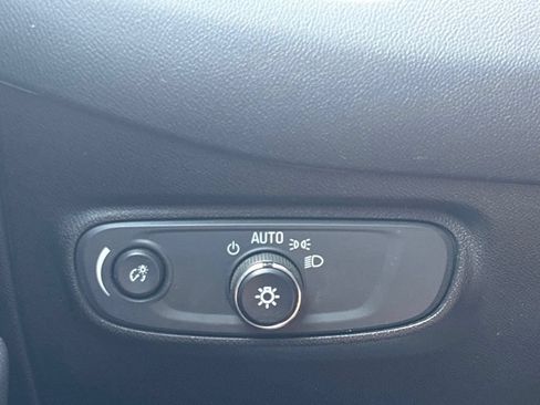 Used 2022 Chevrolet Equinox LT FWD image 24