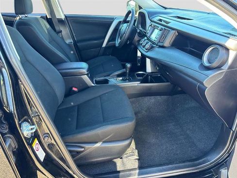 Used 2016 Toyota RAV4 LE image 13