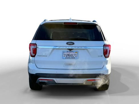 Used 2017 Ford Explorer Platinum image 4