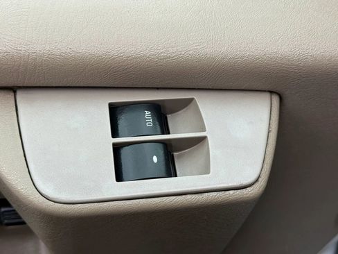 Used 2015 Chevrolet Express 2500 RWD image 14