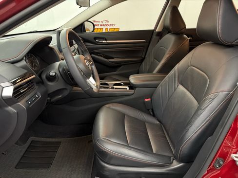 Used 2023 Nissan Altima 2.5 SR w/ SR Premium Package FWD image 14
