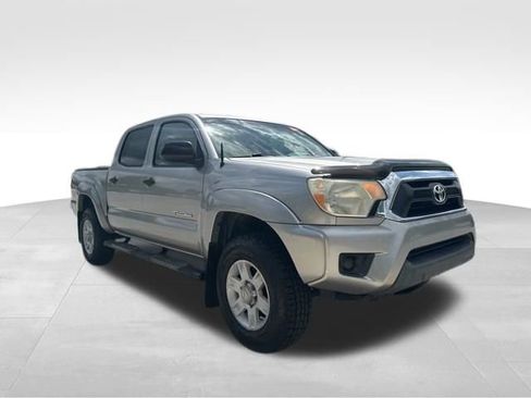 Used 2014 Toyota Tacoma PreRunner w/ SR5 Package image 6