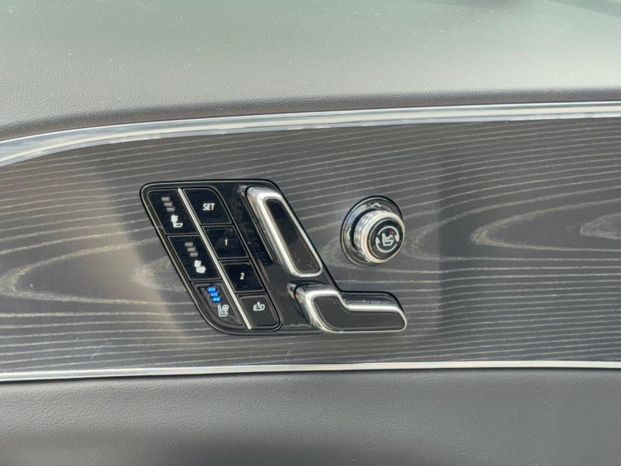 Used 2024 Cadillac Lyriq Sport RWD image 16