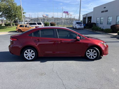 Used 2025 Toyota Corolla LE w/ Convenience Package FWD image 6