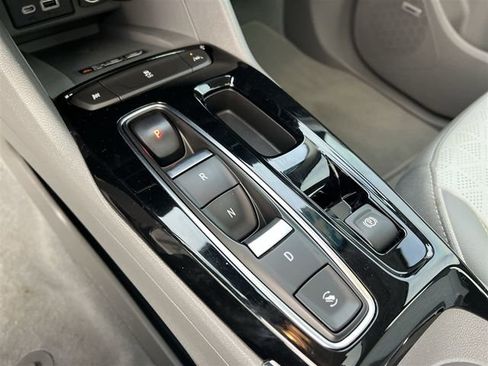 Used 2022 Chevrolet Bolt EUV Premier w/ Sun & Sound Package image 21