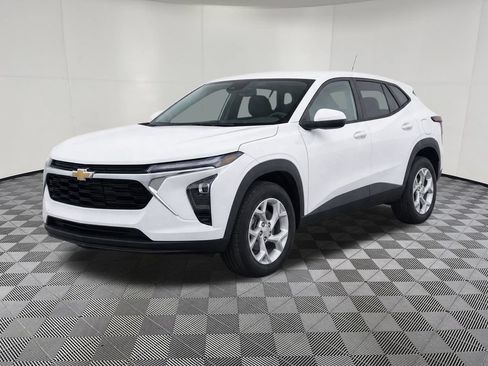 Certified 2024 Chevrolet Trax LS w/ LS Convenience Package FWD image 31