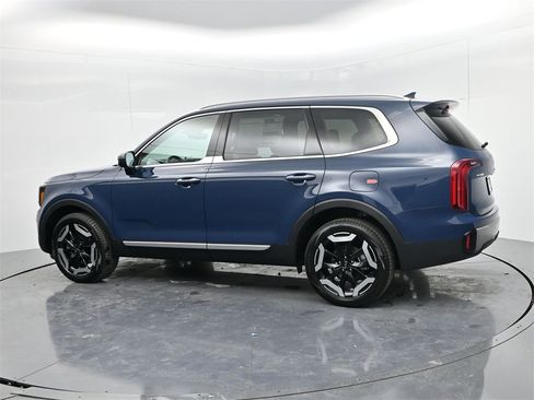 New 2025 Kia Telluride S image 5