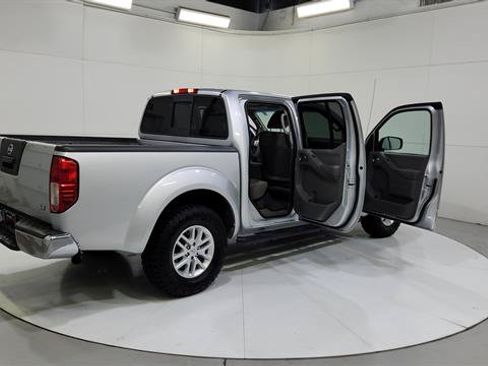 Used 2016 Nissan Frontier SV RWD image 13