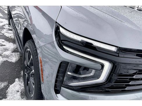 Used 2025 Chevrolet Suburban RST w/ Comfort Package image 31