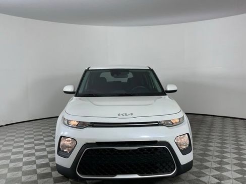 Used 2022 Kia Soul LX w/ Technology Package FWD image 2
