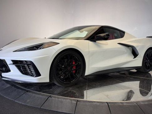 Used 2024 Chevrolet Corvette Stingray Preferred Cpe w/ Stealth Interior Trim Package image 22