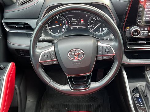 Used 2021 Toyota Highlander XSE image 19