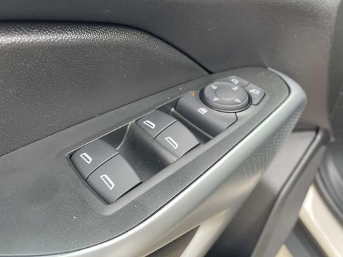 Used 2026 Chevrolet Trax RS FWD image 12
