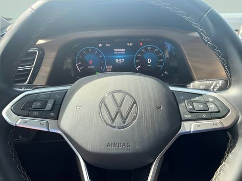Used 2025 Volkswagen Atlas SE AWD/4WD image 25
