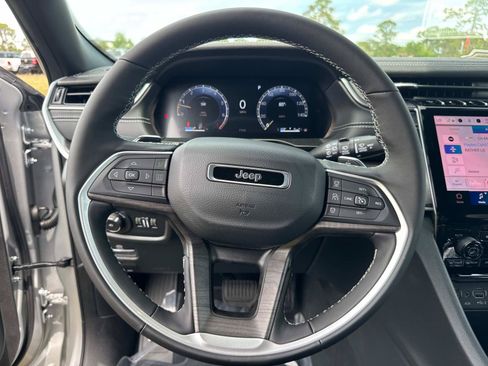 New 2025 Jeep Grand Cherokee Limited w/ Black Appearance Package RWD image 23