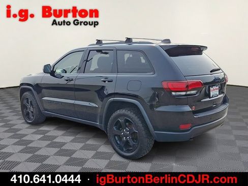 Used 2018 Jeep Grand Cherokee Laredo AWD/4WD image 4