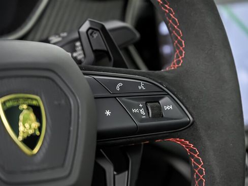 Used 2023 Lamborghini Urus Performante AWD/4WD image 23