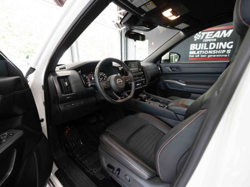 Used 2024 Nissan Pathfinder Rock Creek AWD/4WD image 8