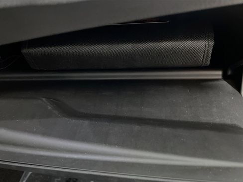 Used 2025 Toyota Camry SE image 35