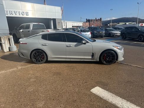 Used 2019 Kia Stinger GT1 image 6