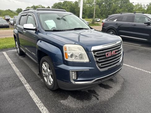 Used 2017 GMC Terrain SLE w/ Chrome Edition AWD/4WD image 3