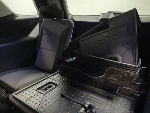 Used 2020 Chevrolet Traverse LT w/ LPO, Floor Liner Package image 21