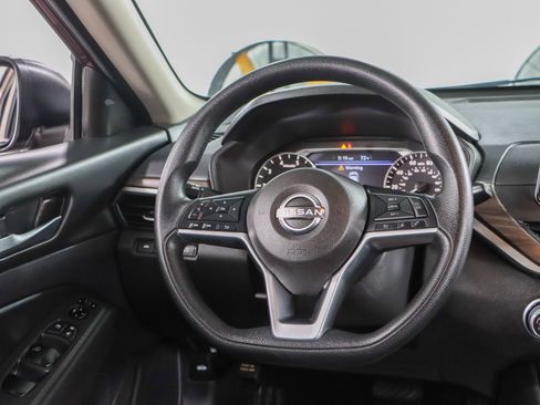 Used 2024 Nissan Altima 2.5 SV FWD image 12