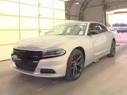 Used 2022 Dodge Charger SXT w/ Blacktop Package RWD image 3