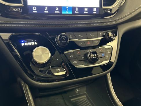 New 2026 Chrysler Pacifica Limited w/ S Appearance Package image 25