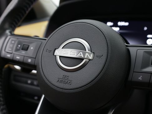 Used 2022 Nissan Rogue Platinum w/ Head-Up Display Package FWD image 30