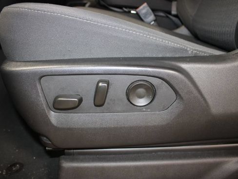 Used 2025 Chevrolet Silverado 1500 LT AWD/4WD image 17